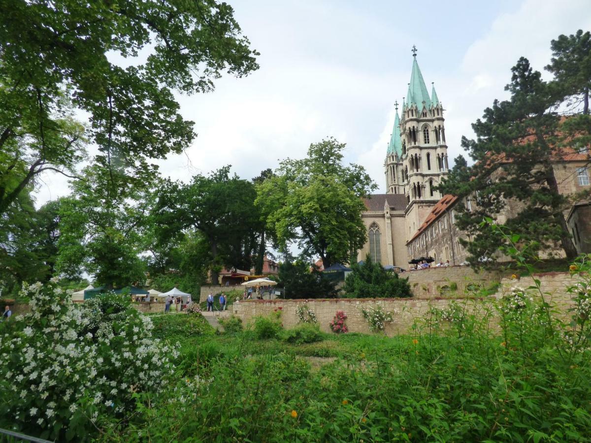 Klein Apartment Mit 2 Ferienwohnungen Naumburg  Exterior photo